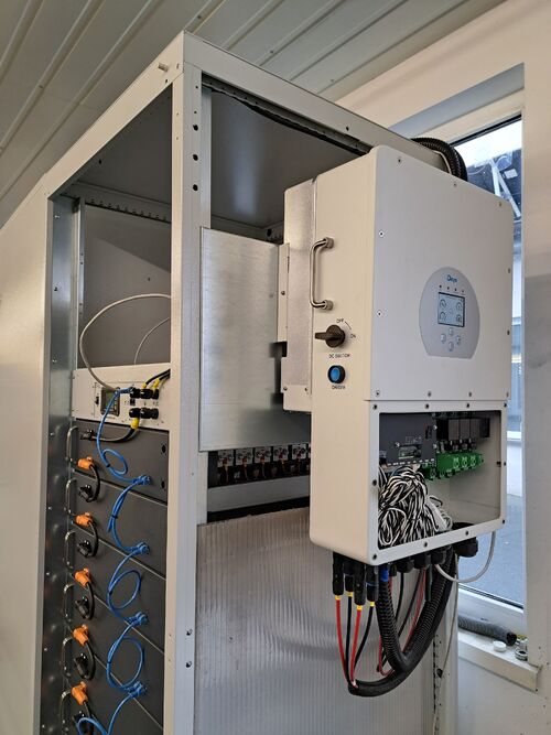 High‑voltage BMS is fully compatible with mainstream inverter brands.